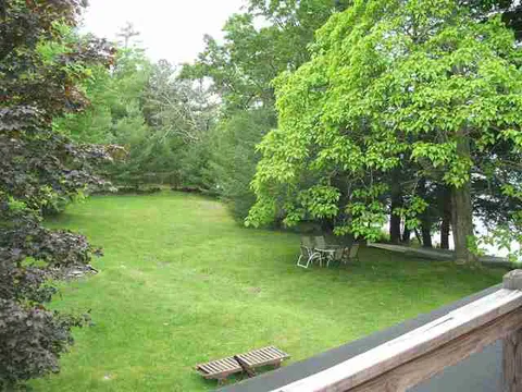 Rock & Ripple before renovation — Porch & lawn
